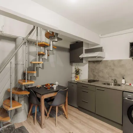 Lägenhet 2p Duplex In The Heart Of